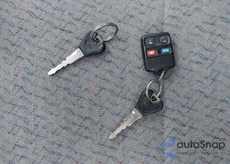 1999 Ford Escort Se from USA, damaged, VIN 1FAFP13P3XW122031